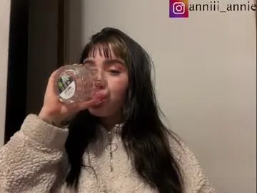 Chaturbate Live Sex of annie_snow_