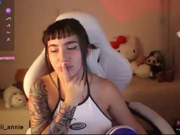 Chaturbate Nude Webcam of annie_snow_