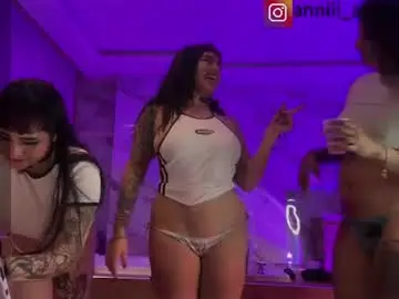 Chaturbate Best live sex cam show of annie_snow_