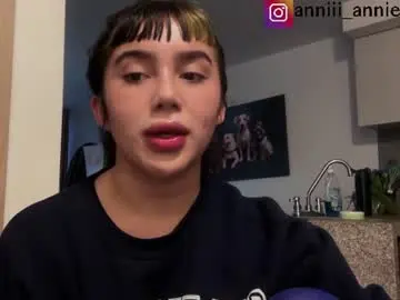 Chaturbate Sex Cam of annie_snow_