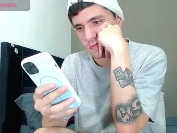 Chaturbate Live Sex Cam of matt_blue1