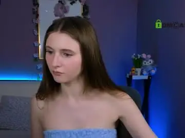 Chaturbate Live Sex Cam of flora_ri