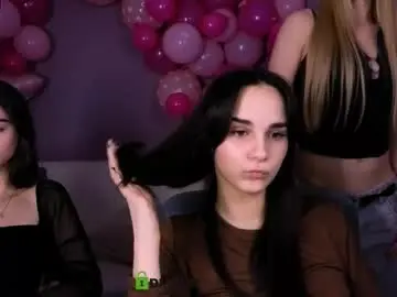 Chaturbate Live Porn of flora_ri