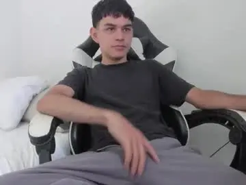 Chaturbate Live Sex Cam of ronaldmq20