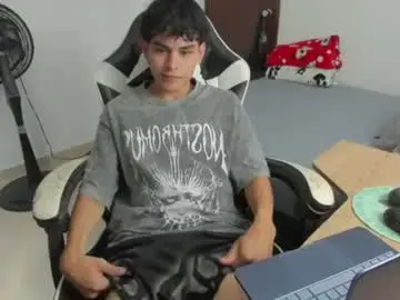 Chaturbate Live Sex Cam of ronaldmq20