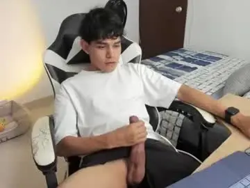 Chaturbate Nude Webcam of ronaldmq20