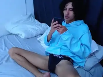 Chaturbate Free Porn Cam of tayronx33