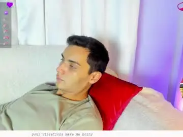 Chaturbate Best live sex cam show of wolfkyng