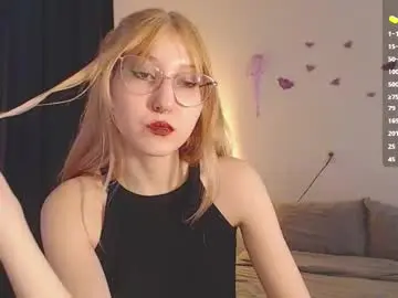 Chaturbate Nude Webcam of cherry_hazzze