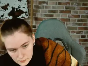 Chaturbate Watch Live Sex Cams of chillsnail_bro