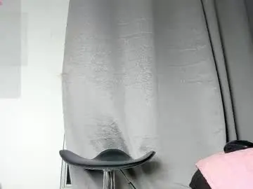 Chaturbate Live Sex Cam of caroline_tovar_