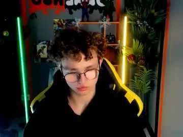 Chaturbate Live Sex Cam of nathan_curl