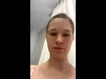 Chaturbate Live Sex Cam of yana_squrel_22