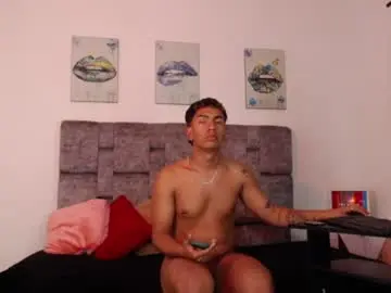 Chaturbate Sex Cam of alan_bigass