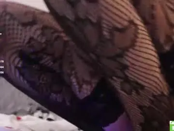 Chaturbate Live Sex Cam of connie_monus
