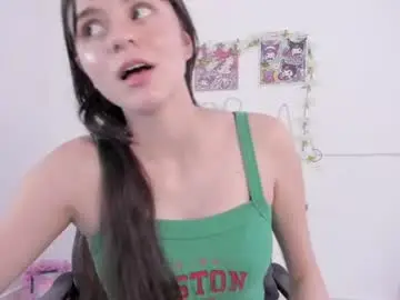 Chaturbate Free Porn Cam of coralinexxx07