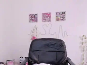 Chaturbate Free Porn Cam of coralinexxx07