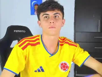 Chaturbate Live Porn of demian_cute