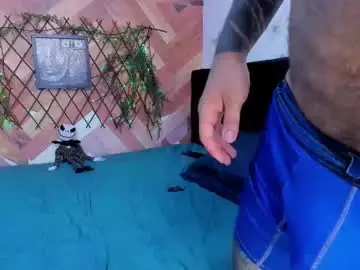 Chaturbate Free Porn Cam of hot_couple_tattooo