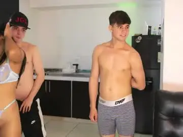 Chaturbate Live Sex Cam of sexyskinnynaksu