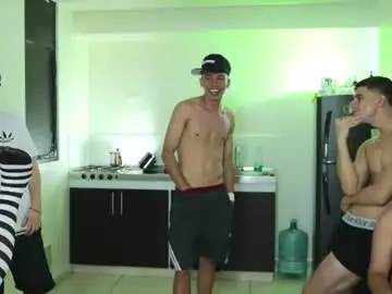 Chaturbate Live Sex Cam of sexyskinnynaksu