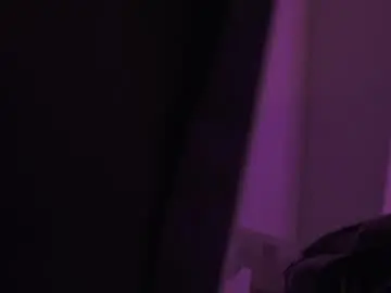 Chaturbate Live Sex Cam of emily_bruss