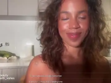 Chaturbate Live Sex of gia_curly