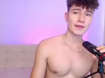 Chaturbate Watch Live Sex Cams of adrian_morelli