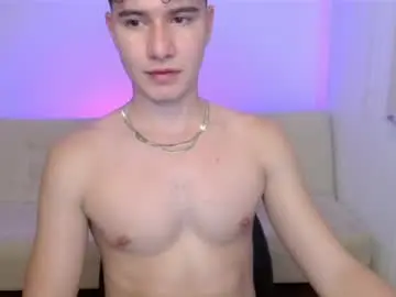 Chaturbate Live Sex Cam of adrian_morelli