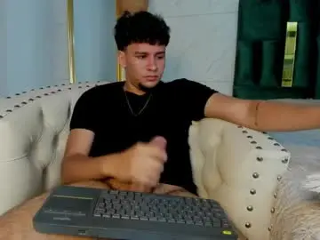 Chaturbate Live Sex Cam of valetino_stonee