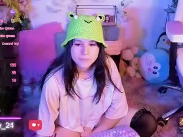 Chaturbate Live Sex Cam of eymmy_24