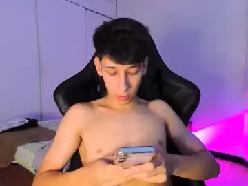 Chaturbate Live Sex Cam of danielsex_1