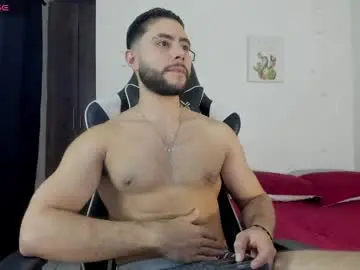Chaturbate Best live sex cam show of bryan_oficials