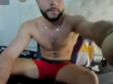 Chaturbate Live Sex Cam of bryan_oficials