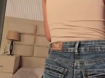 Chaturbate Best live sex cam show of carolinefyre