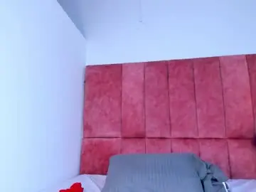 Chaturbate Live Sex Cam of kittyy_milk