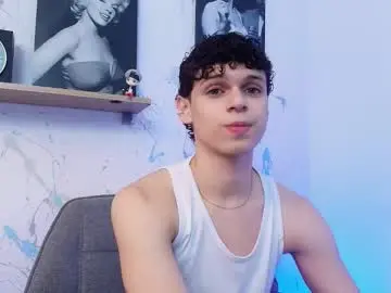 Chaturbate Live Sex Cam of mykelcano