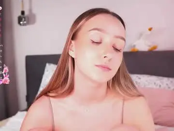 Chaturbate Live Sex Cam of alodiaacomb