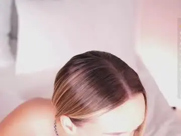 Chaturbate Best live sex cam show of alodiaacomb