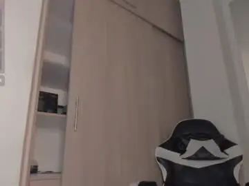 Chaturbate Live Sex Cam of axelblaze_1
