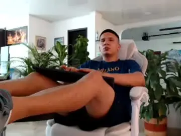 Chaturbate Free Live Porn of damyan_2003
