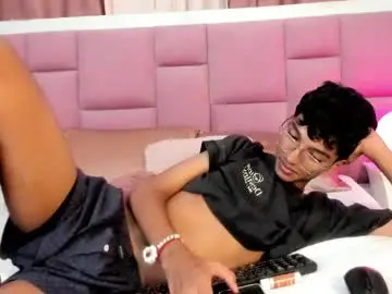 Chaturbate Nude Webcam of dear_teven