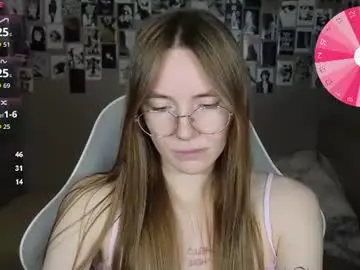 Chaturbate Live Sex Cam of littlevildevil