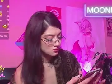 Chaturbate Free Porn Cam of moonfiredance