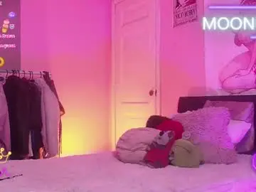 Chaturbate Free Live Porn of moonfiredance