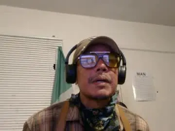 Chaturbate Live Sex of spooky_the_bear1115__