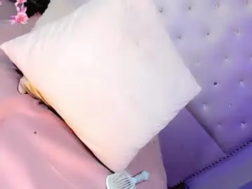 Chaturbate Live Sex Cam of camila_vasquezz