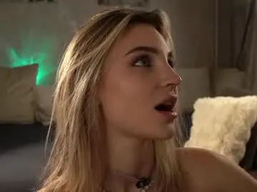 Chaturbate Live Sex Cam of beckymadsons