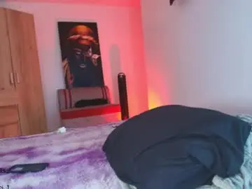 Chaturbate Live Sex Cam of kortneyhills