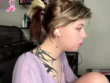 Chaturbate Live Sex Cam of liliandaniels